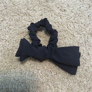 Lululemon scrunchie